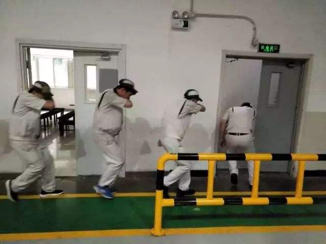 净化车间疏散通道